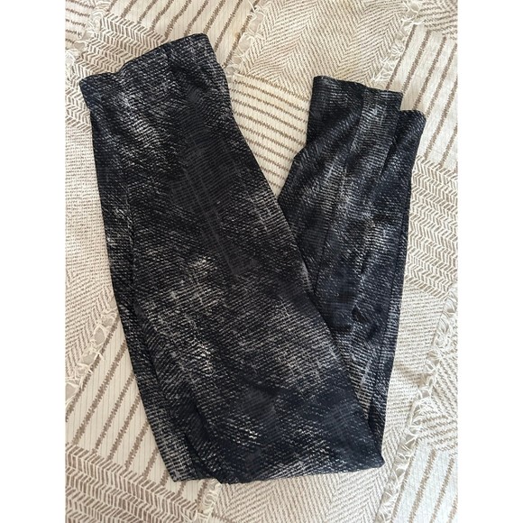 Clara Sun Woo Black and White Patterned Leggings - Picture 3 of 3